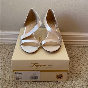 Vince Camuto Karlyn Ivory Satin Sandals, Size 6.5